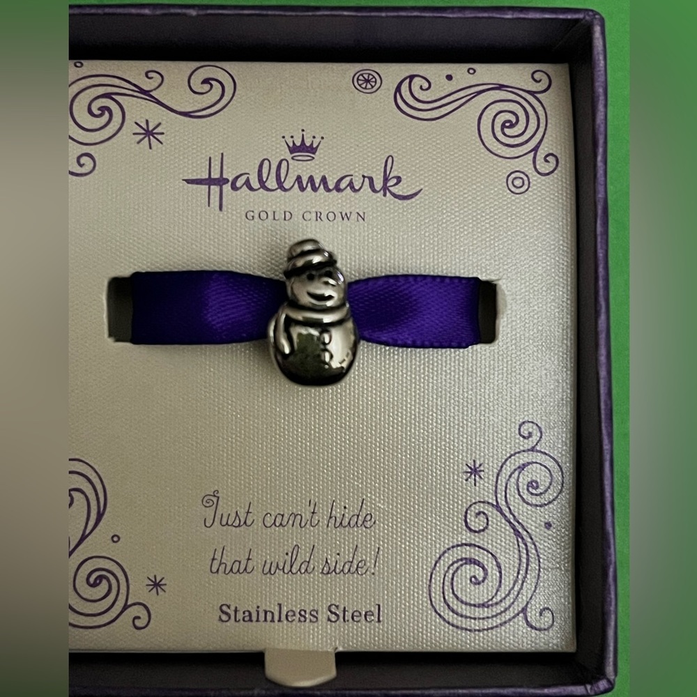 Hallmark Gold Crown connections charm.